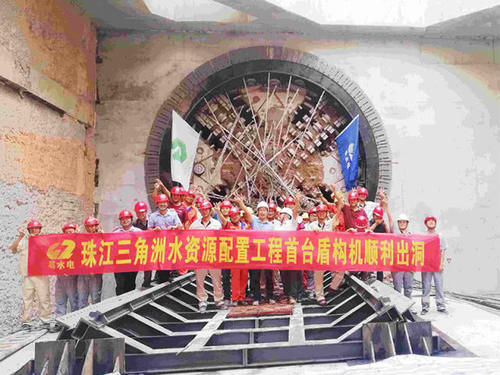  盾构机@为啥建地铁时都要遮起来，隧道到底是怎么挖的？看完让人
