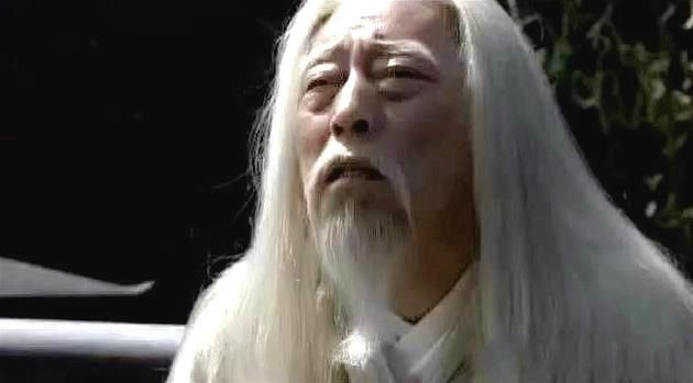 『曹操』曹操临死前,为什么放过司马懿,反而将杨修斩首?原因并不简单!