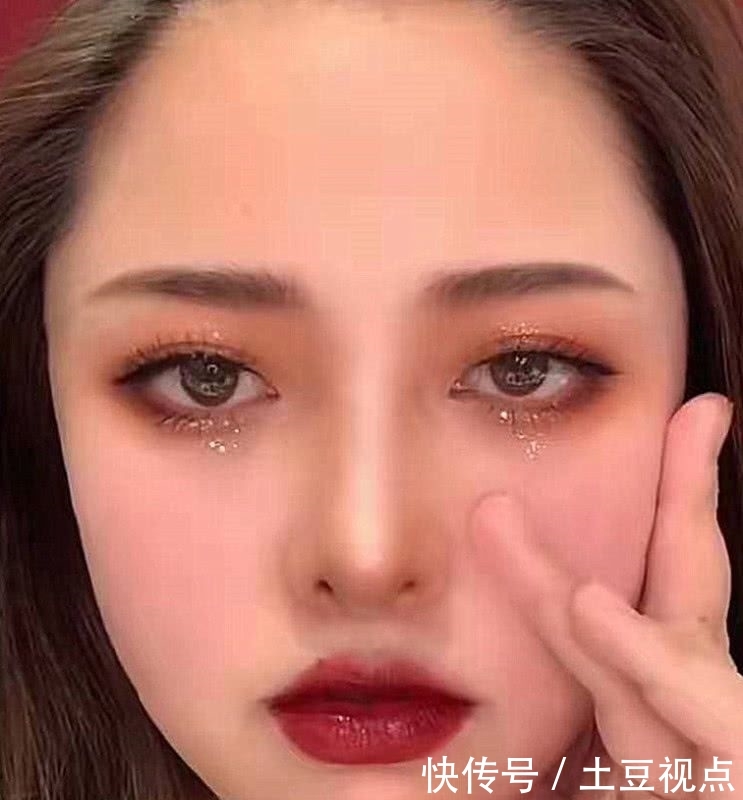 「 无知」开始:小妹妹,好好学习吧,完成:我为我的无知道歉!,高中生仿妆鞠婧祎