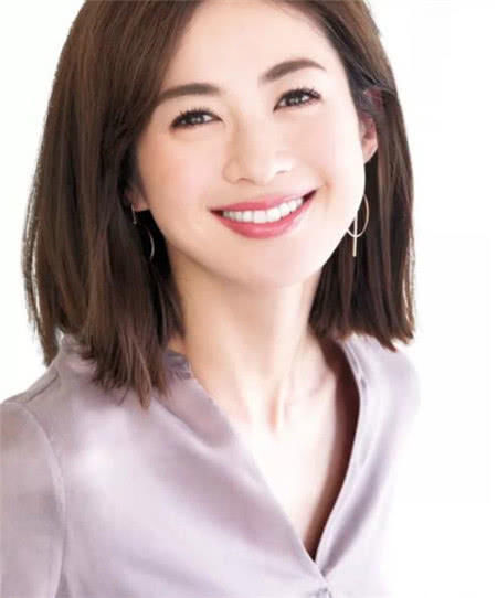  色彩季型：淡玫瑰妆、桃花妆：年轻十岁的春日妆容你适合哪种？