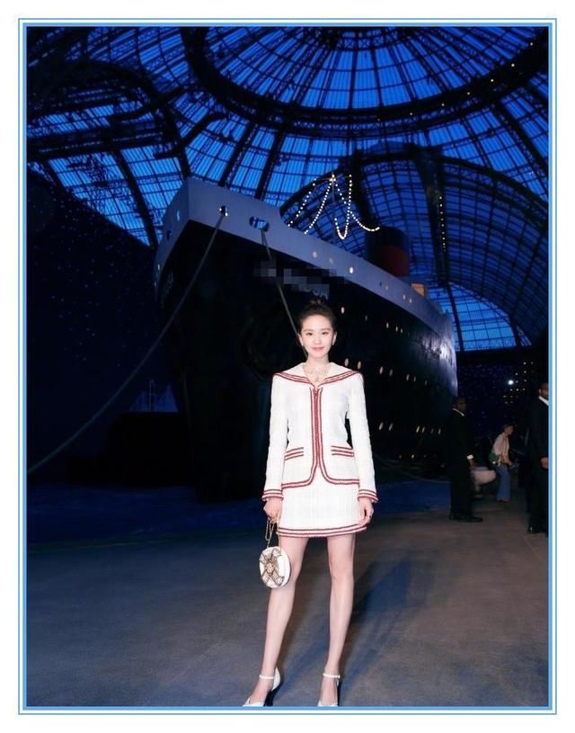 吴奇隆不过和刘诗诗穿上了情侣衫，就嫩成小鲜肉，终于不像父女了