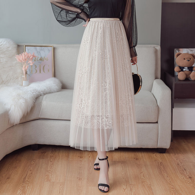 女人过了40岁!就这么穿，尽显优雅成熟美