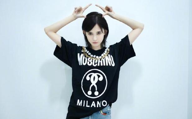 “国民腿精”是李溪芮？娜扎不服，靠双平底鞋凹出大长腿！