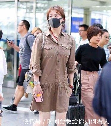 蒋欣心真大，“土气”连衣裙上下身比例严重失调，丑态尽露