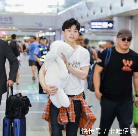 香蜜要大结局了！想了解邓伦怎么这么帅吗那就来看看他的风格吧