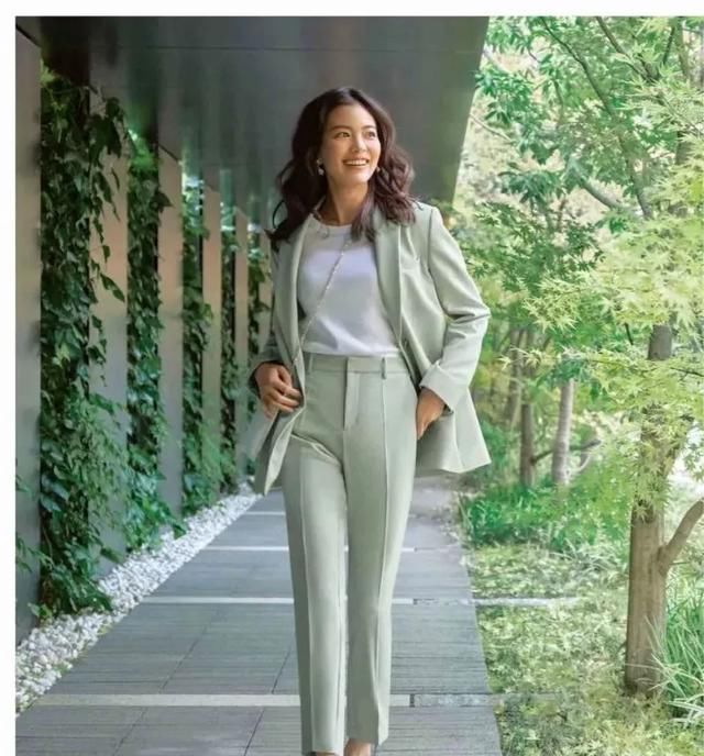  【春天】春天穿什么？跟日本杂志学，5件上装+36套造型照着穿就很美