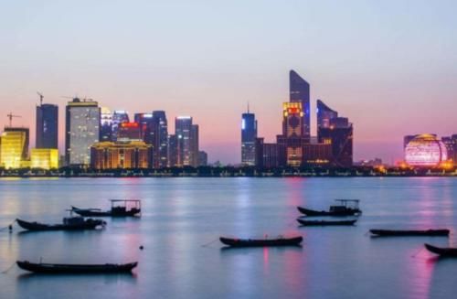  #我国#我国崛起最快的一座城，超越南京，将碾压武汉，比肩上海