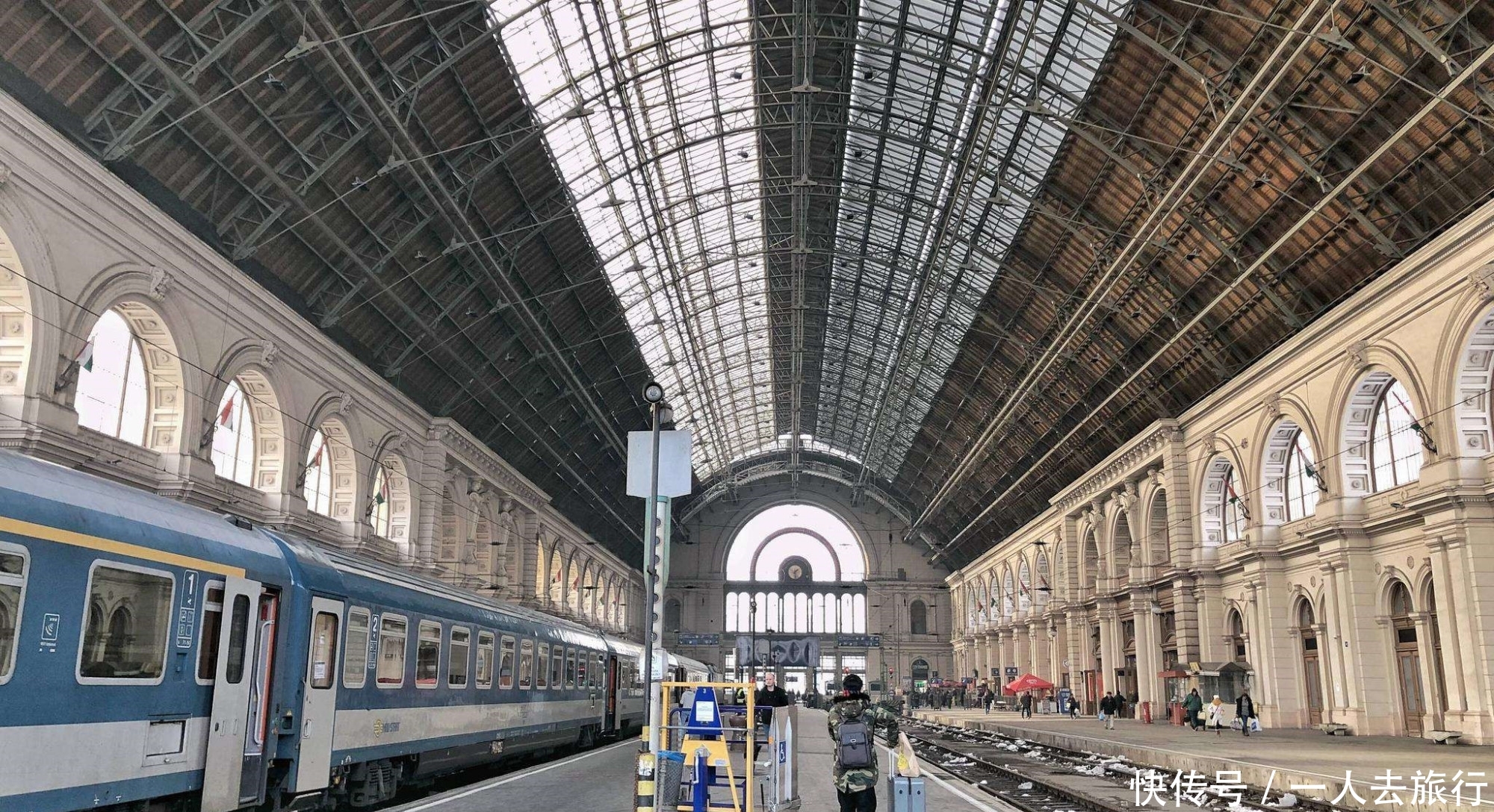  【欧美】欧美发达程度高为何不建高铁，而中国高铁即使不赚钱却