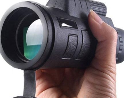 男人过50,别傻傻戴金链子了!这十款随身潮物更能提升男人气场