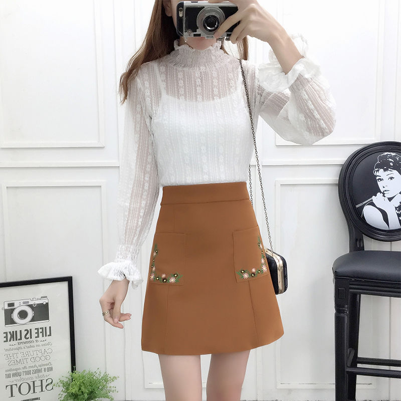 老婆个不高，但是特别会穿衣，穿小香风套装，没人相信她一米五