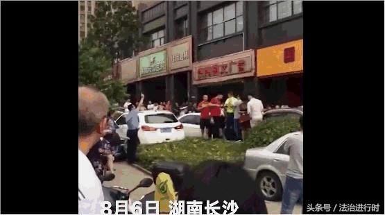 V早报:英雄不可辱!四川仁寿一网民发布辱警言论被刑拘