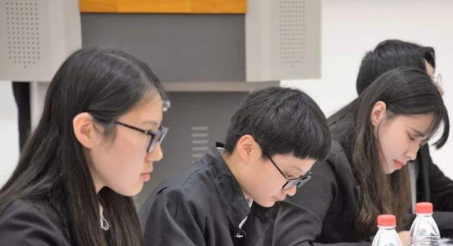 属于这4类情况的人员，即使不参加考试，也能做公务员！