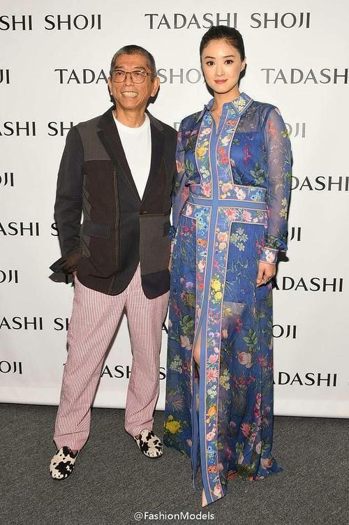 脸小身子大，蒋欣这身打扮是无法显瘦了，骨架大根本不是理由!