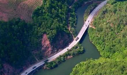 我们最美的一条高速公路，横跨三国却只需要20小时！