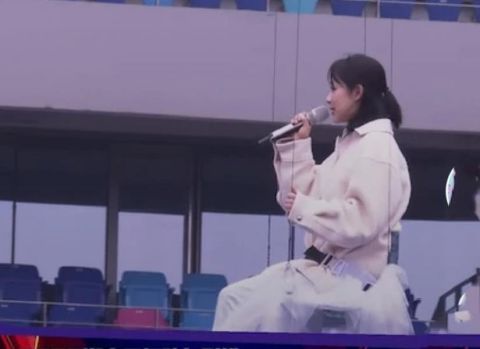 杨紫高空荡秋千演唱