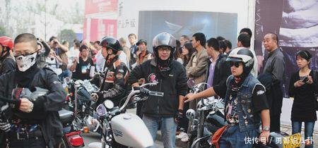 中国唯一30多年坚持不限摩限电的特大城市， 被称“摩托车之都”