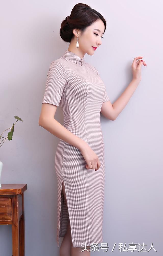 让女人显得紧致与饱满的格子旗袍