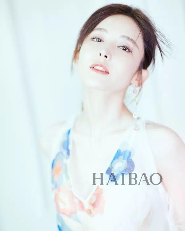 心痛| 娜扎这本发型教科书也踩雷了?这样扎丸子头简直自寻死路...