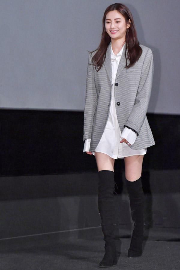 林珍娜不仅拥有国际认证的最美脸宠，细腰长腿更是分分钟迷倒你