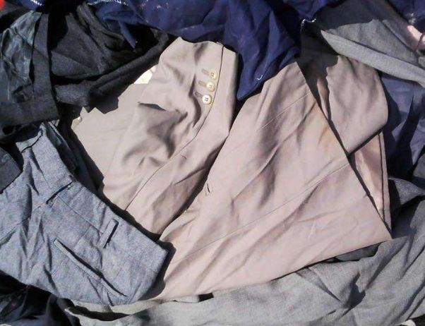  「家里」家里不穿的旧衣服，再好心也别乱送人，别怪我没提醒你