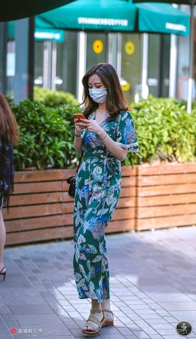 些新■街拍:追寻时尚一定不要临时抱佛脚,一定要从平时就开始积累起