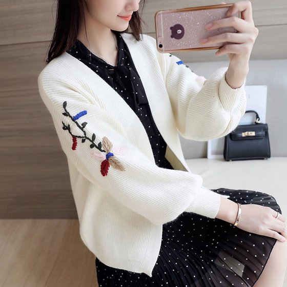 入秋渐凉，少穿裙!9月新出的“开衫”，推荐35~55女人穿