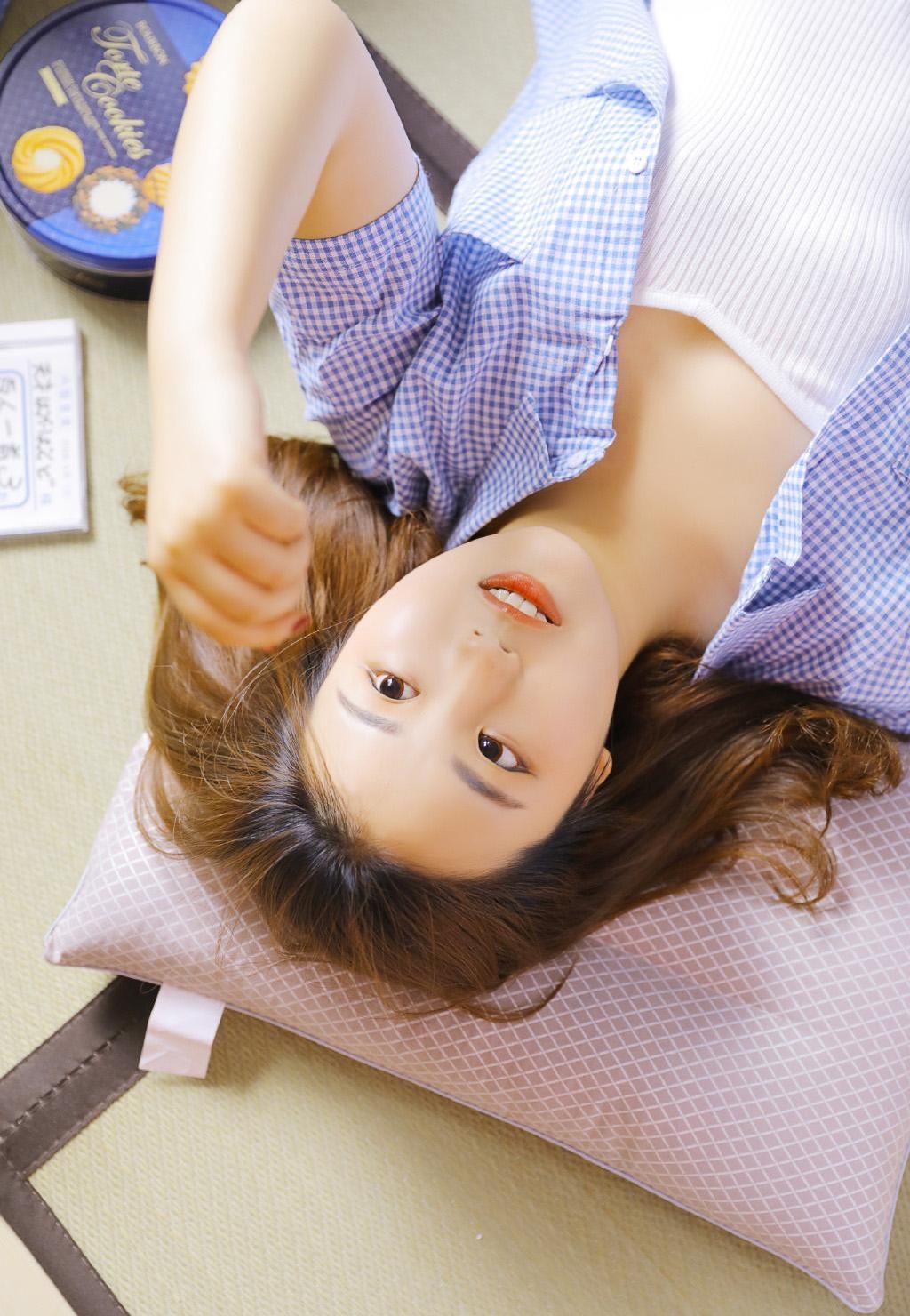 极品美女尤物白嫩肌肤诱惑美女写真