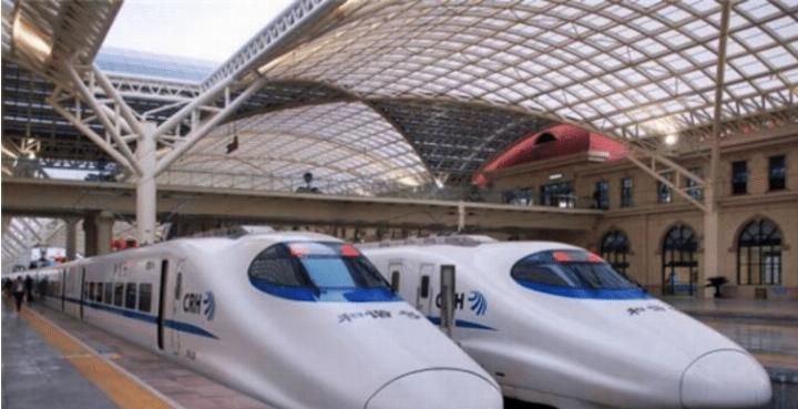 美国为什么没有高铁? 看看美国的火车, 再看看中国的高铁