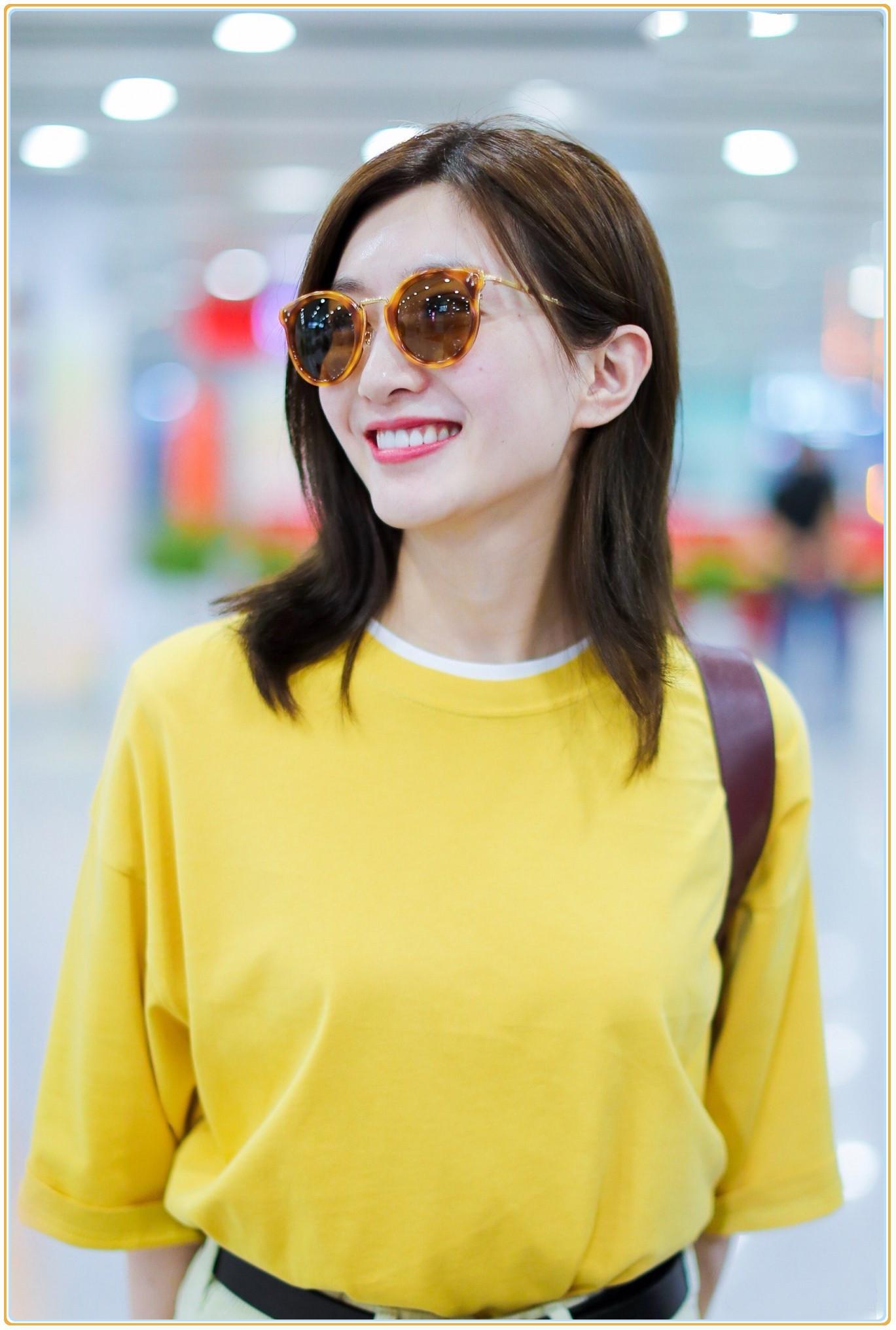 当江疏影和陈瑶同穿亮黄色上衣，才知道熟女和少女的差距有多大！