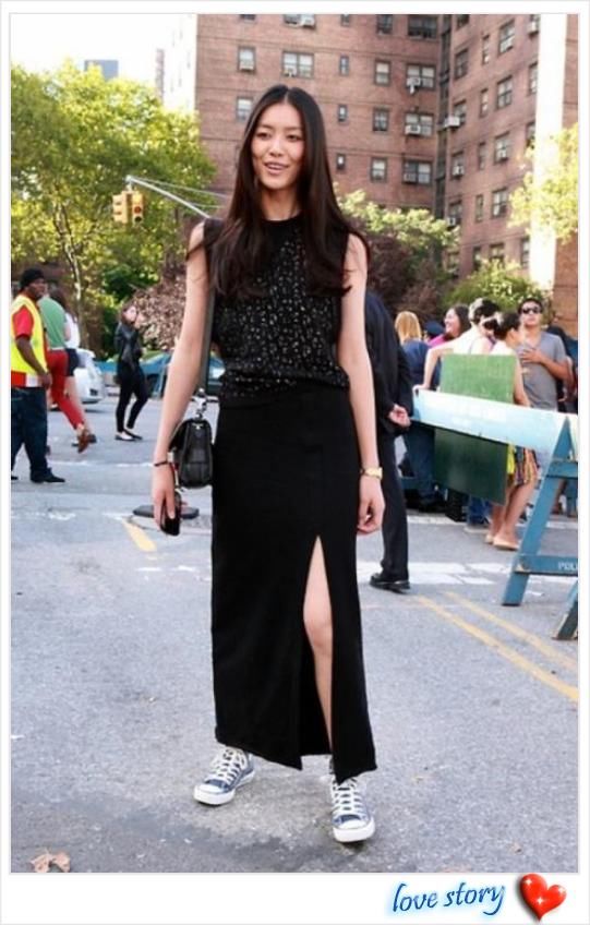 大表姐现身机场，网友瞬间不淡定了：这穿的是啥？毫无超模气质