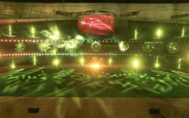 刚刚，鸟巢“亮”了！震撼灯光秀献礼祖国