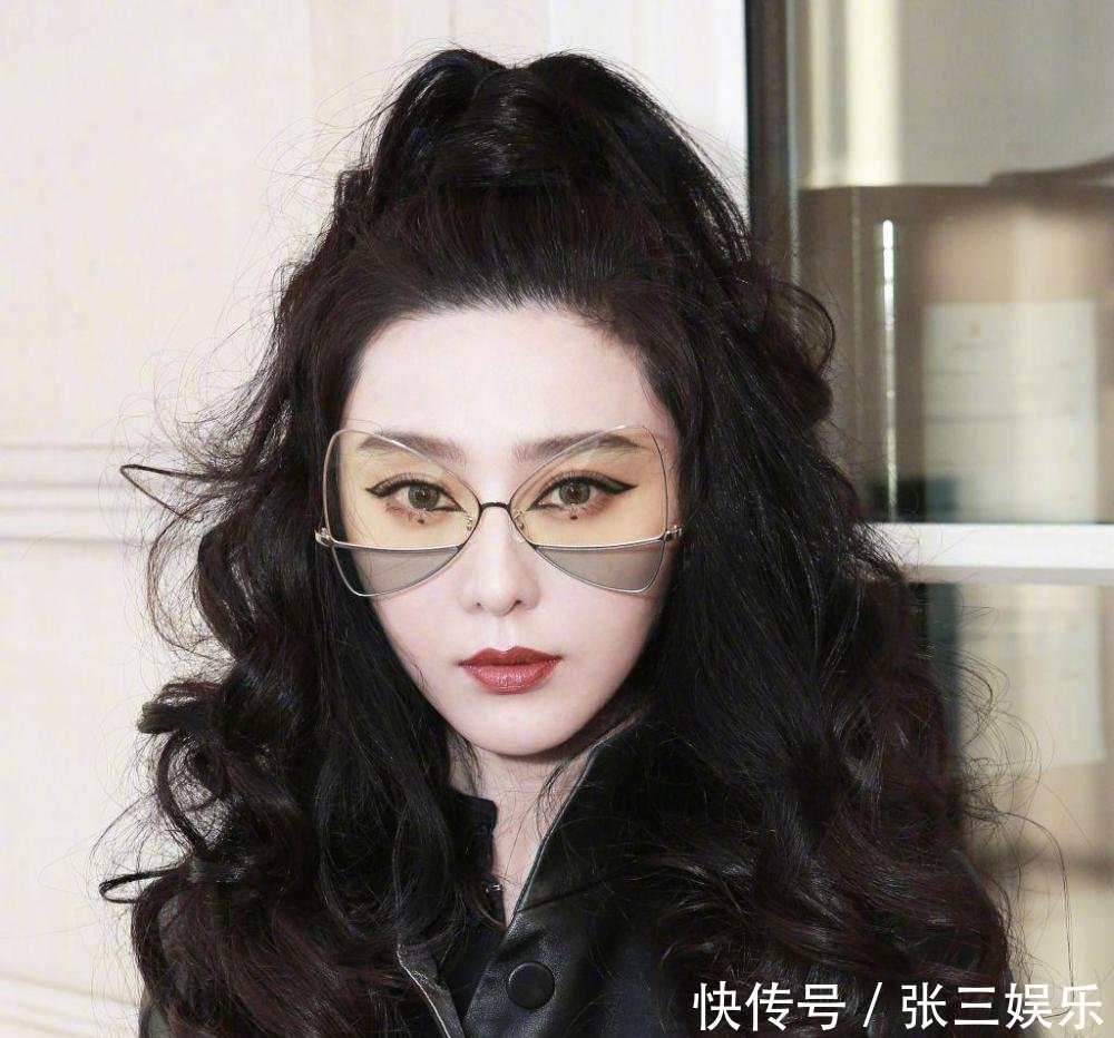 范冰冰真会穿, 皮衣都能穿出修长身姿, 网友: 一般人穿不出这效果