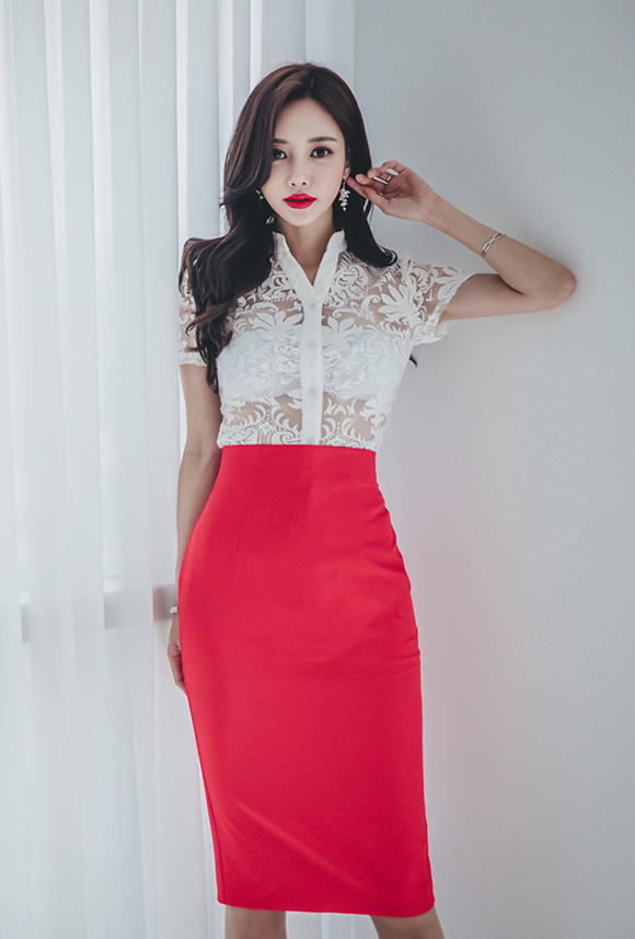 女神孙允珠，葡红浓香干邑雪白花绣及膝裙