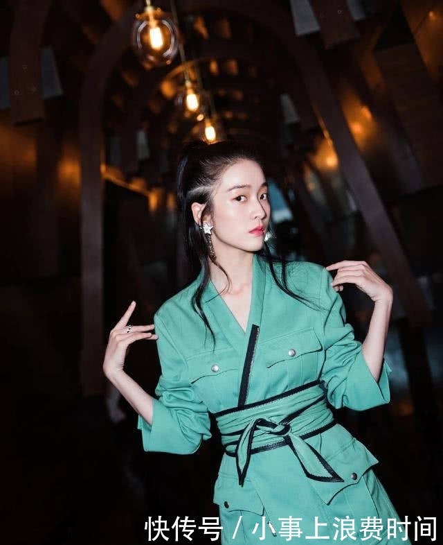 【时髦】春天选对“腰封”,显瘦又时髦,注定你比别人美!
