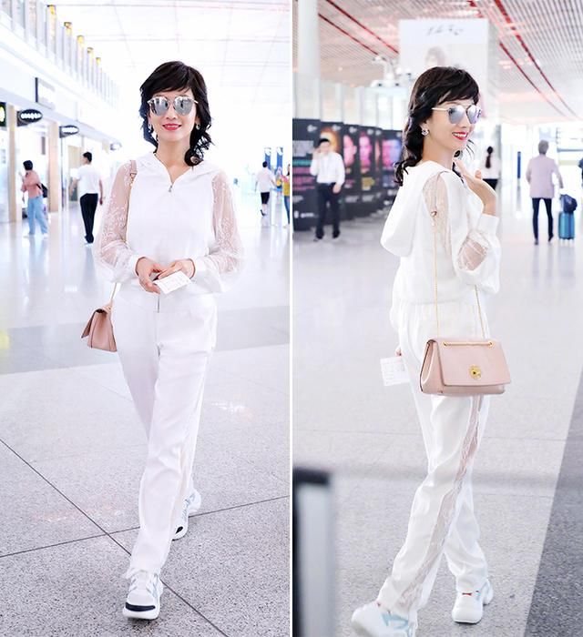 赵雅芝一身浅黄现身机场，没想到64岁的她竟然如此会穿同色衣服