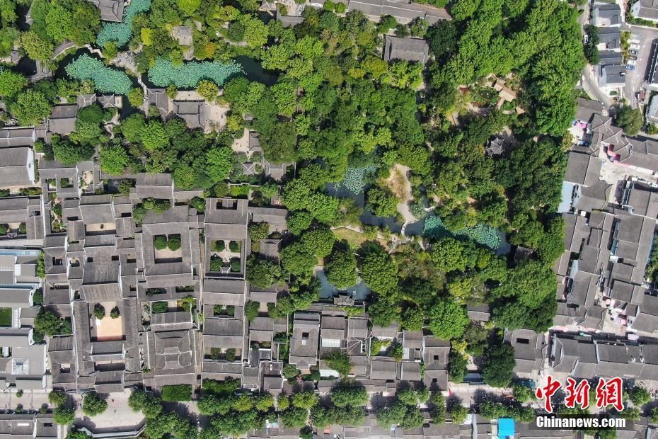 航拍中国四大名园之苏州拙政园 呈现浓郁江南特色