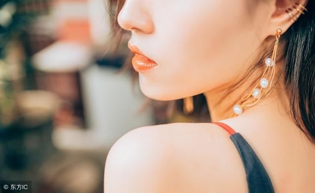 男女滚床单女人穿什么？这些性感穿法你要get到