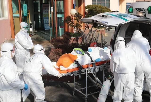 留意：官员：别恐慌，但留意接吻对象是谁，澳洲新冠病毒开始本地传播