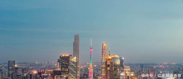 群星璀璨的夜色中国, 谁才是最美的夜景城市 香港、上海、重庆、