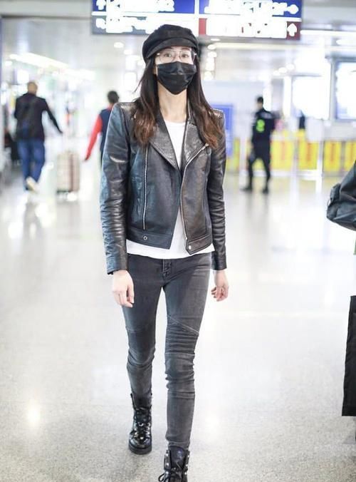 「小皮衣」张钧甯撞衫自己,除了靴子以外都没变,女明星的时尚预算也太节约