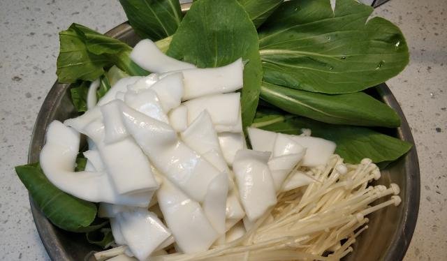 『火锅丸子』麻辣烫不用买,自己在家就能做,麻辣鲜香汤汁浓,味道不输杨国福