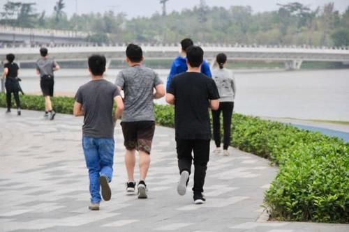  「里程」中国地铁里程最长的省份，达到800公里，不是江苏