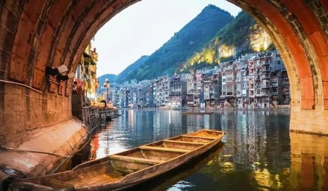 贵州上榜全国十大自驾游路线,这份国庆假期交通提示请收好