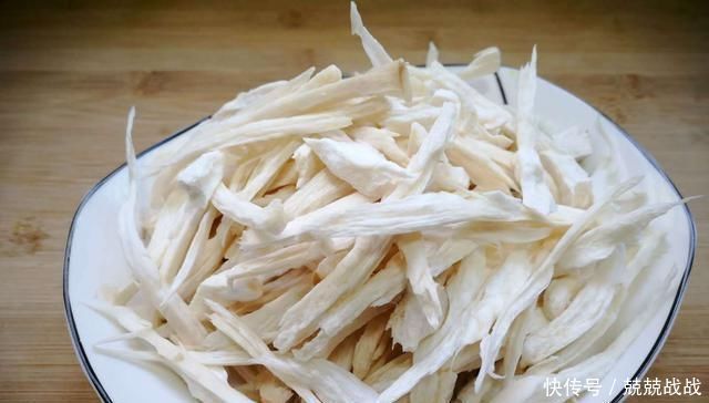 『营养』宁可不吃肉,也要给孩子吃这菜,一周吃2次,强筋骨补脑力又营养