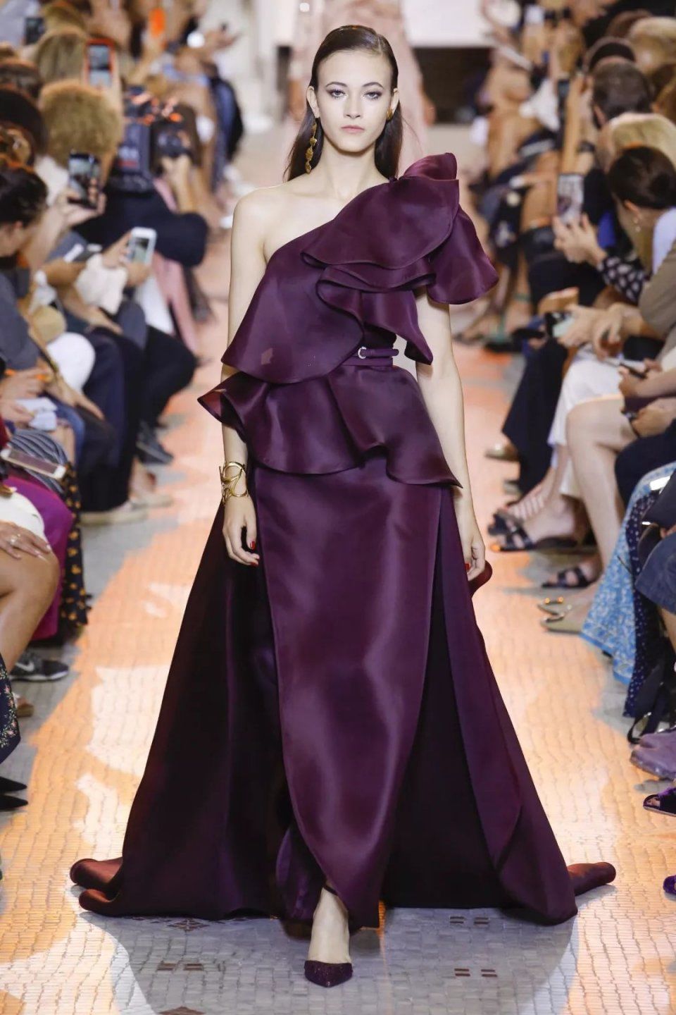 全球最顶级的高定时装周，汇集了世上所有女生的梦想!!