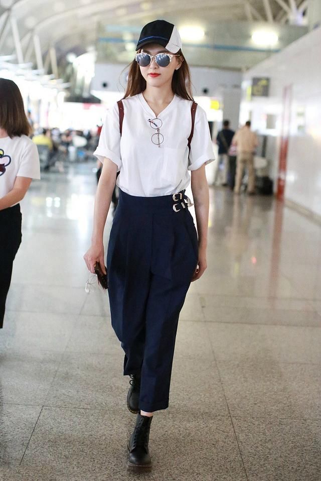 唐嫣太会穿了,一身英伦风穿搭时尚感爆棚,美出新高度