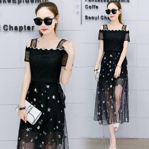 现在小姑娘真敢穿,逛街只穿个隐形“一字裙”,满满都是回头率