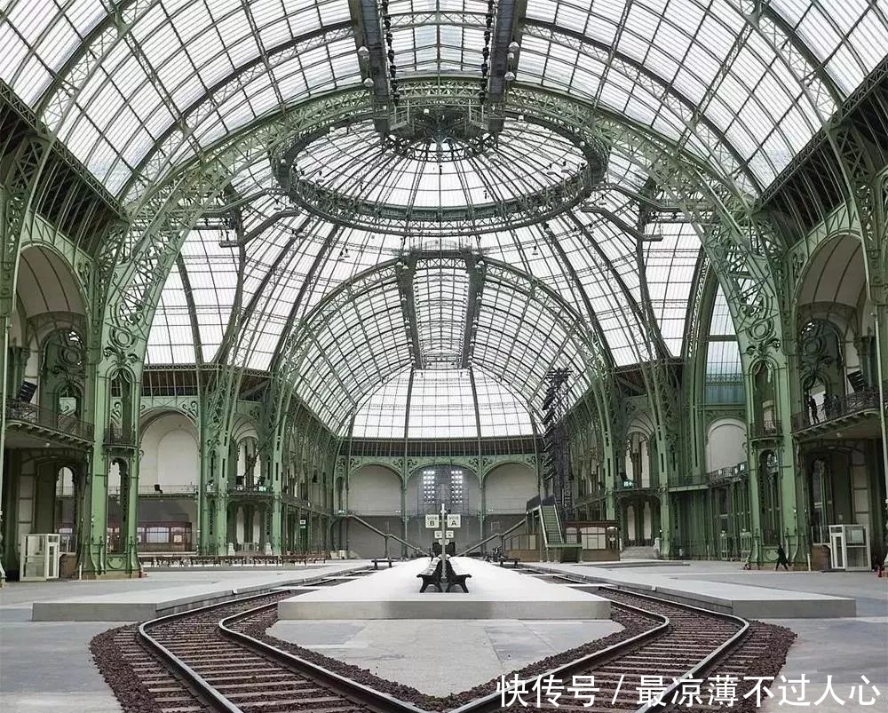  『旅程』搭乘 CHANEL 巴黎皇宫火车，开启通往新时代的旅程