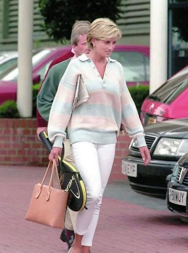 离了婚的戴安娜王妃，活成了这样