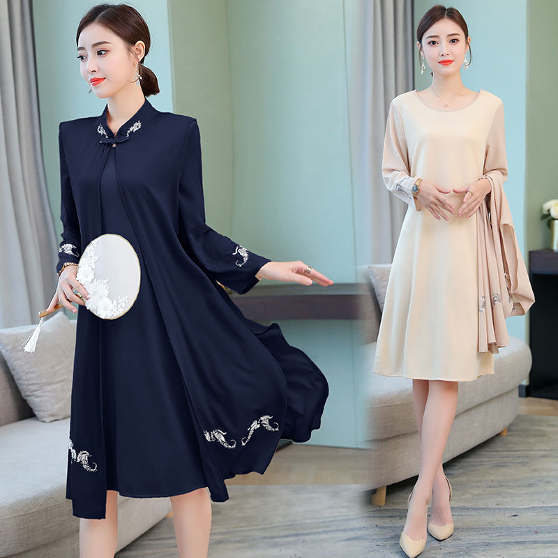 等七八天，旗袍裙终于上新!看完立马买2件，婆婆穿美到不可思议